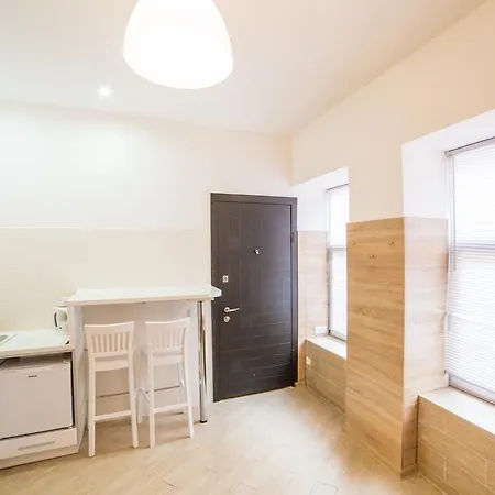 милі з ремонтом в центрі! супер ціна! Apartmán Lvov