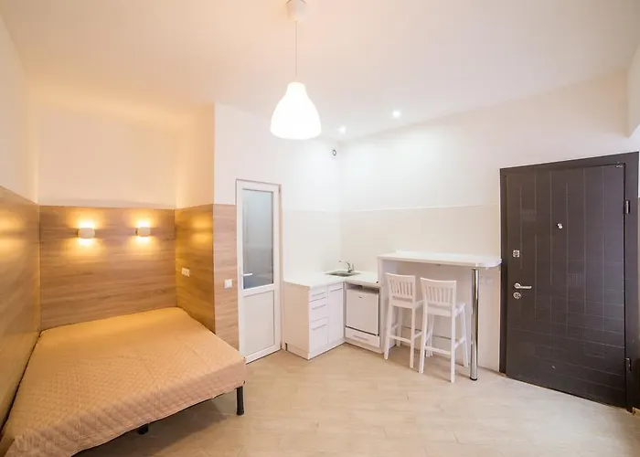 милі з ремонтом в центрі! супер ціна!